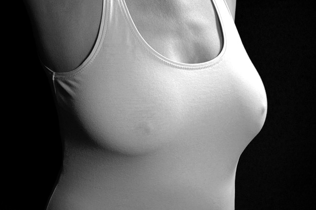 Augmentation mammaire bonnet A a B avantages resultats